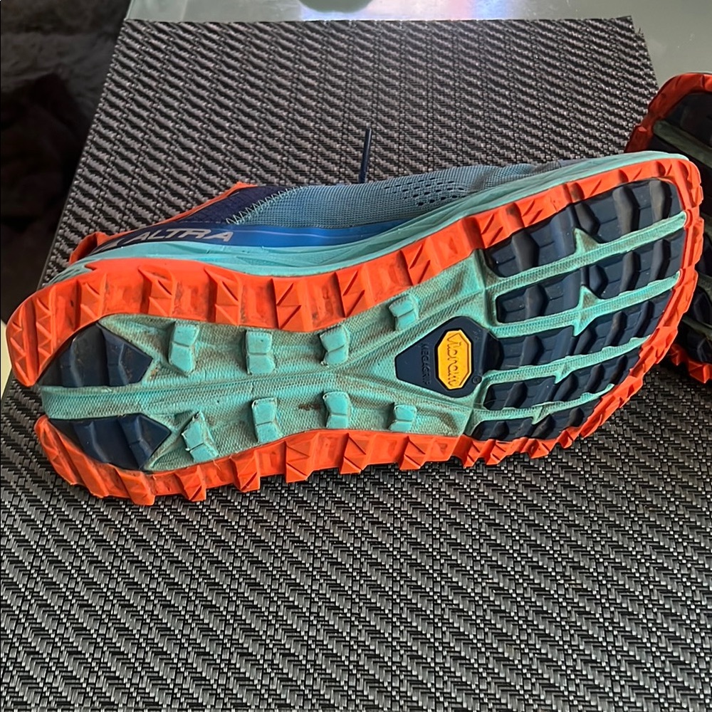 Men’s Altra Olympus 5 Trail Running Shoe - Picture 8 of 11